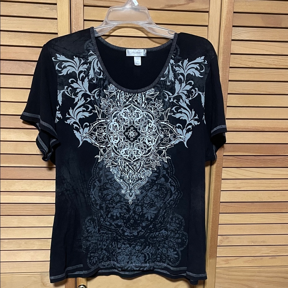 Dress Barn Black and Gray Short Sleeve Tee